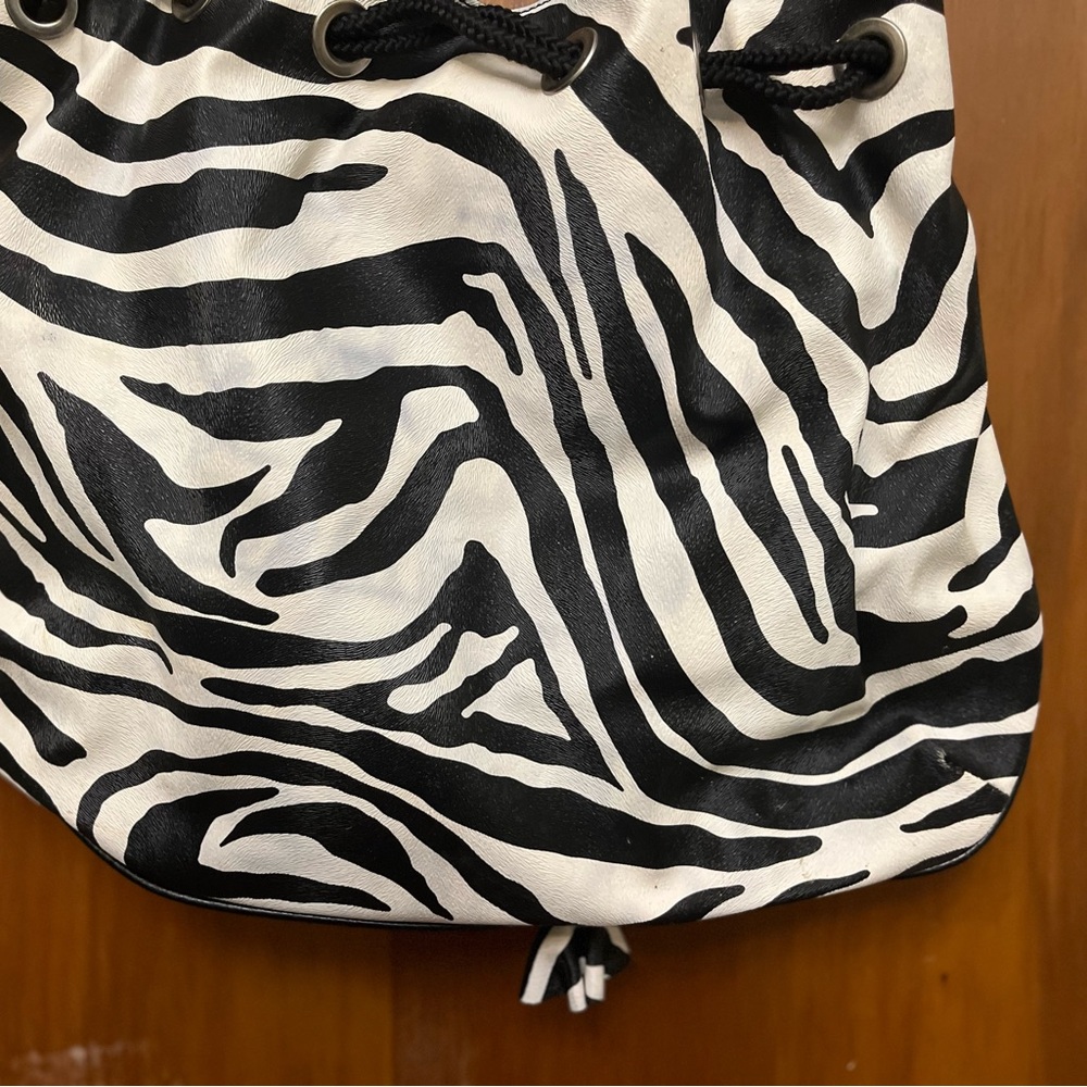 Bueno Purse Zebra Print Black and White - Picture 7 of 10